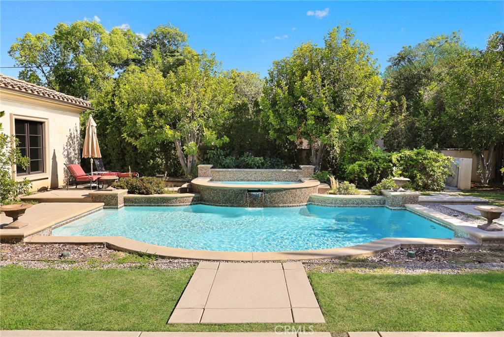 312 W Palm Drive