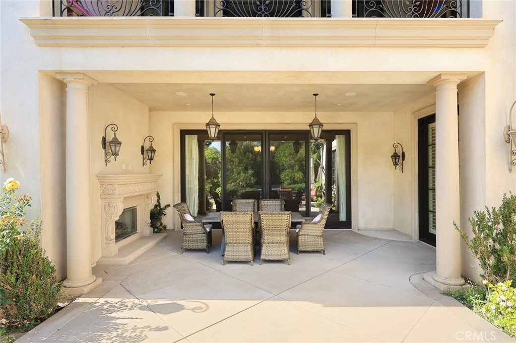 312 W Palm Drive