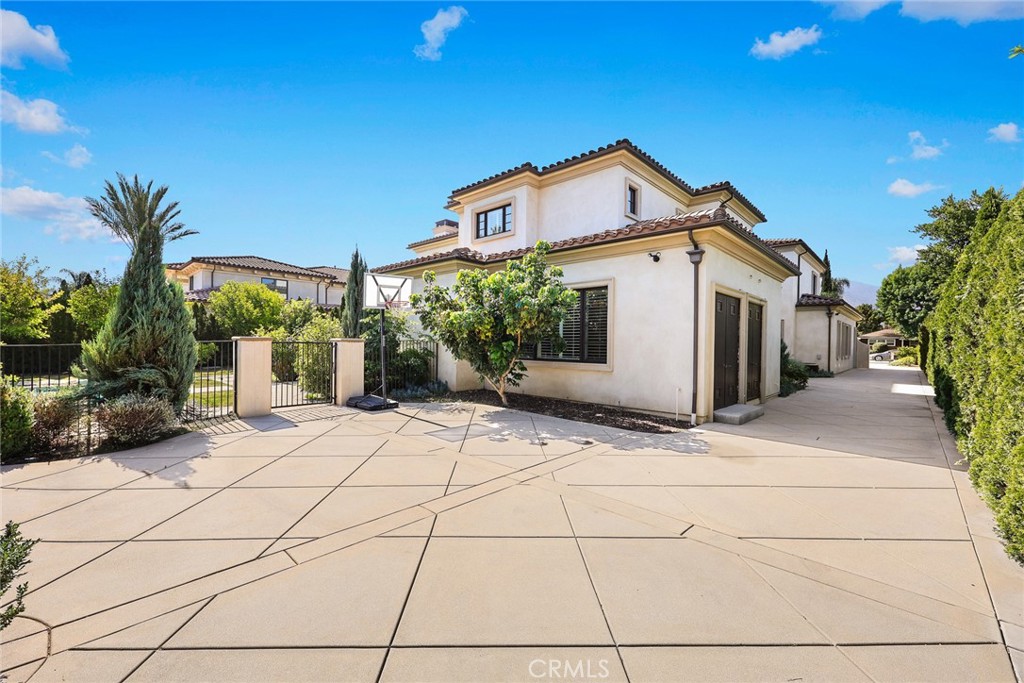 312 W Palm Drive