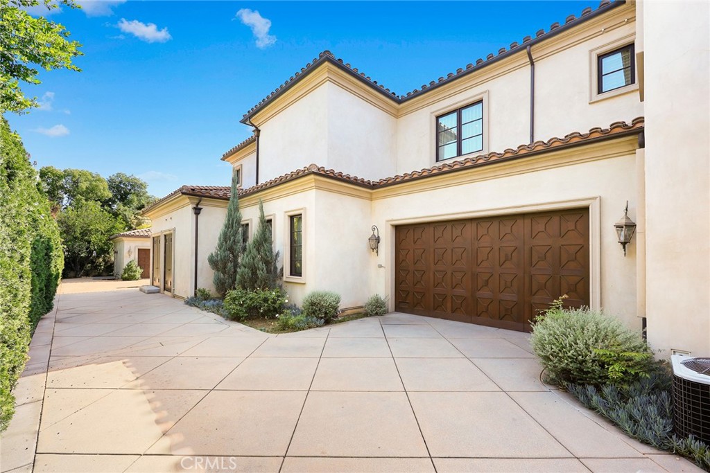 312 W Palm Drive
