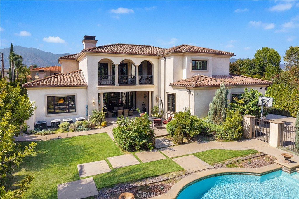 312 W Palm Drive