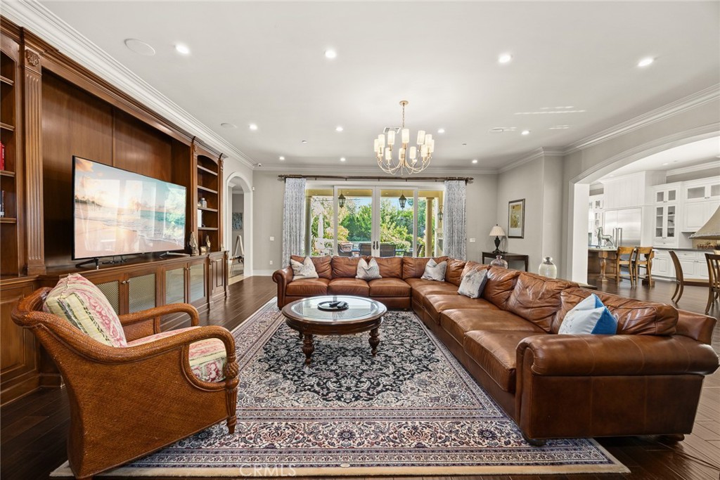 312 W Palm Drive