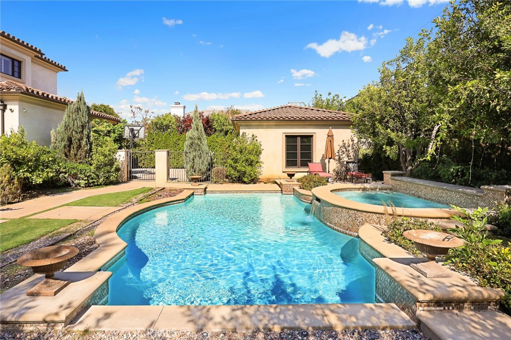 312 W Palm Drive