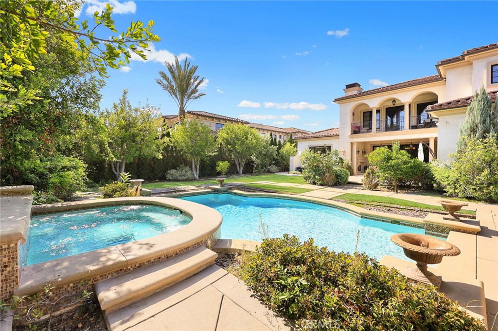 312 W Palm Drive