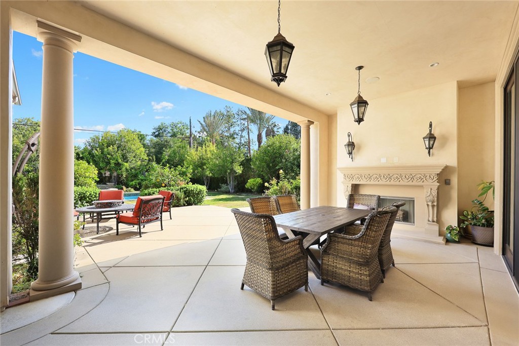 312 W Palm Drive