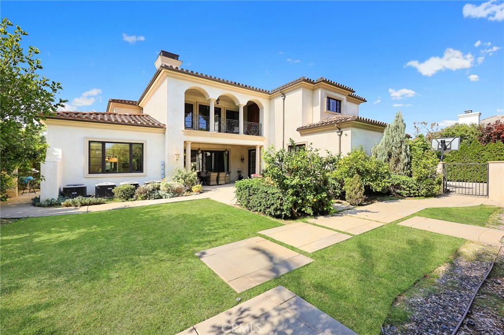 312 W Palm Drive