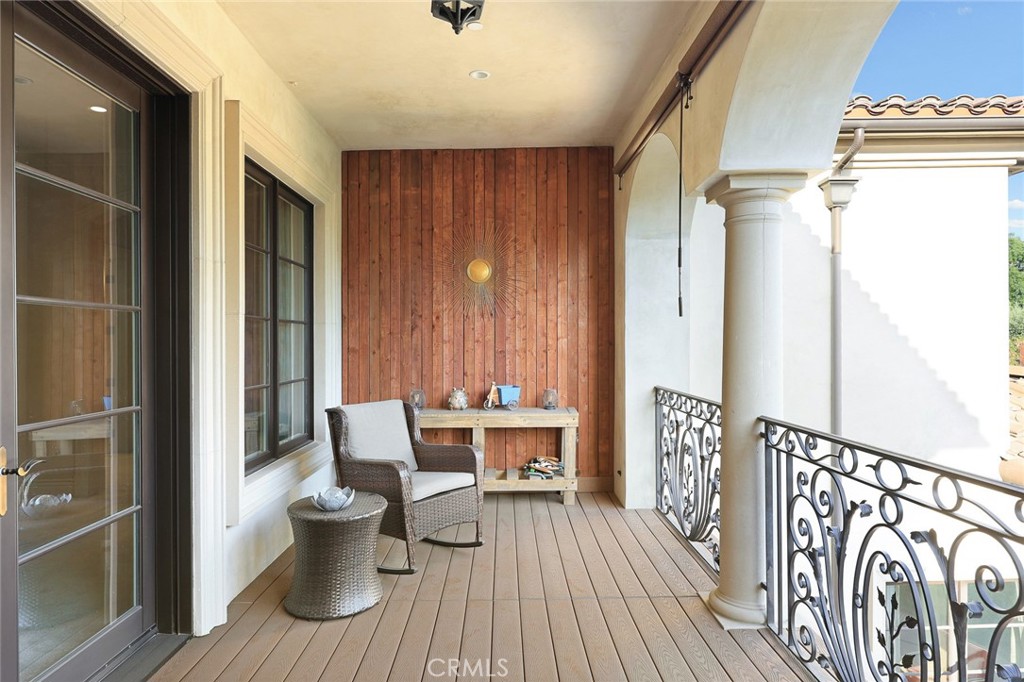 312 W Palm Drive