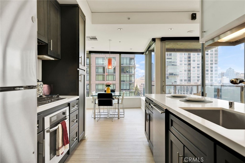 1155 S Grand Avenue 1017