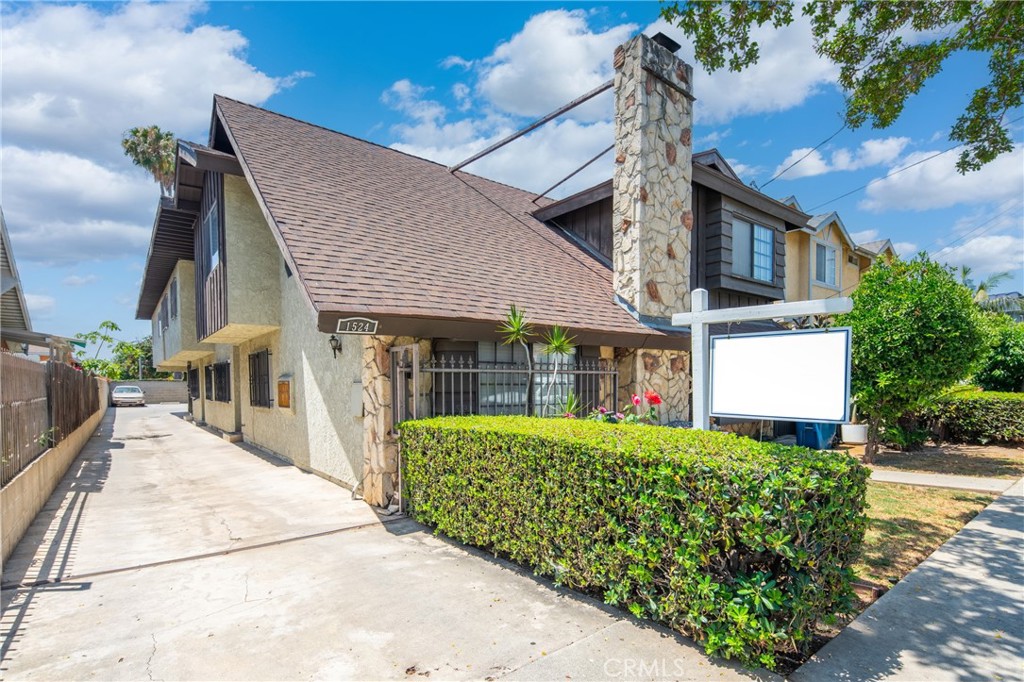 1524 Acacia 5