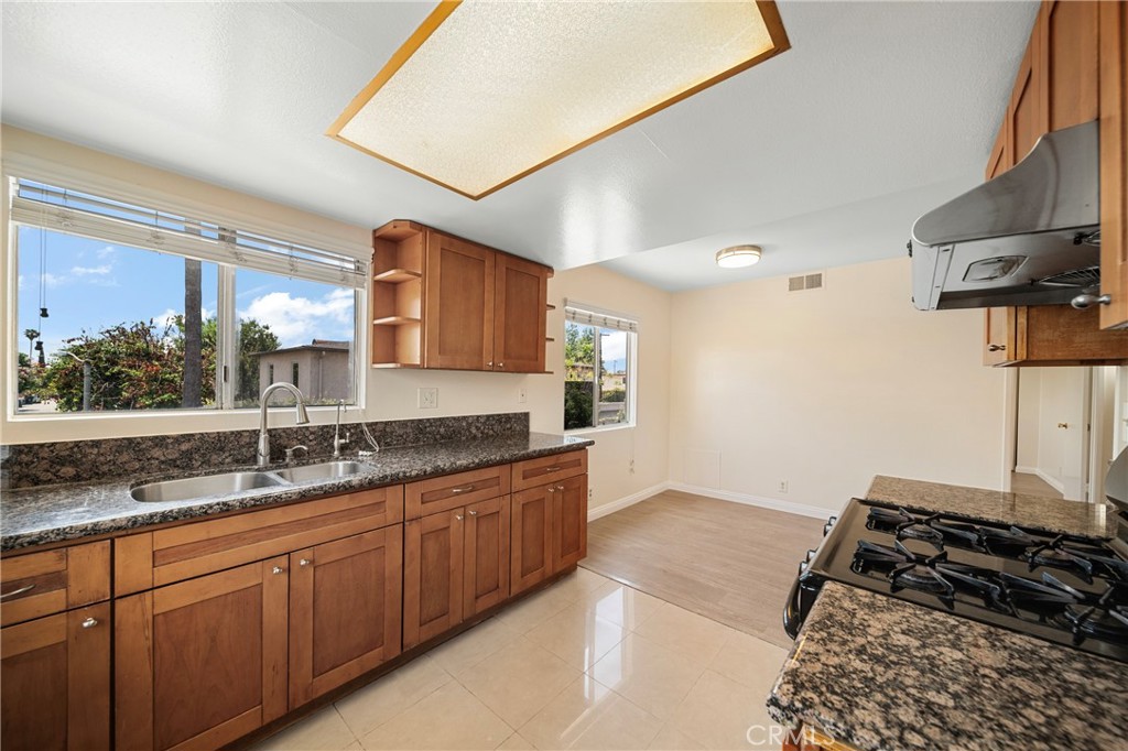 1524 Acacia 5