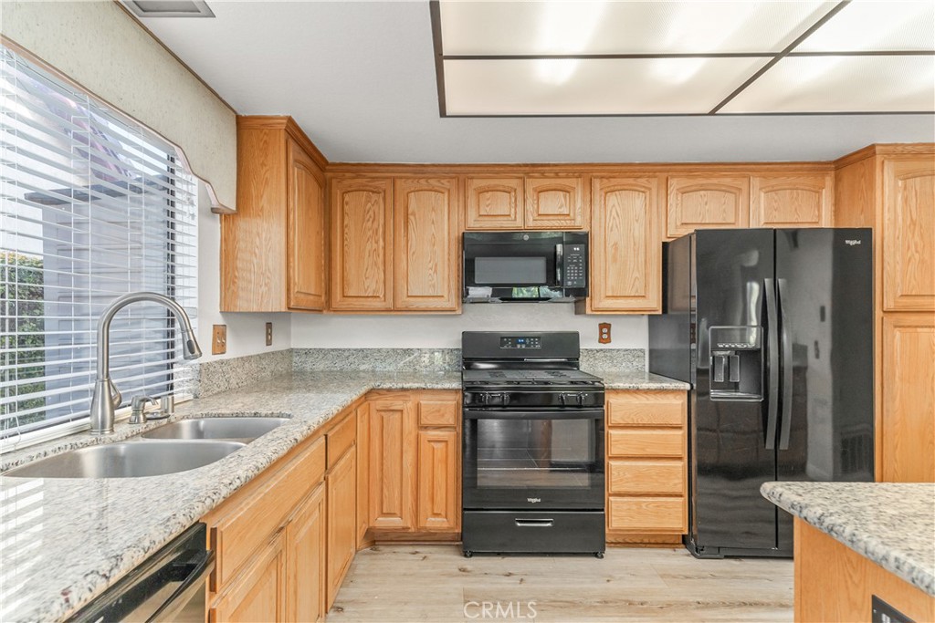 33 Edgebrook Drive