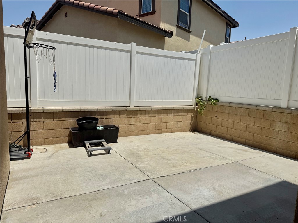 5926 Sendero Avenue
