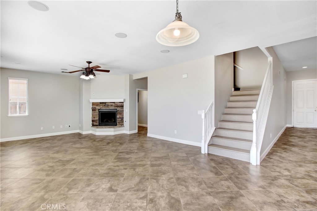 41026 Crimson Pillar Lane