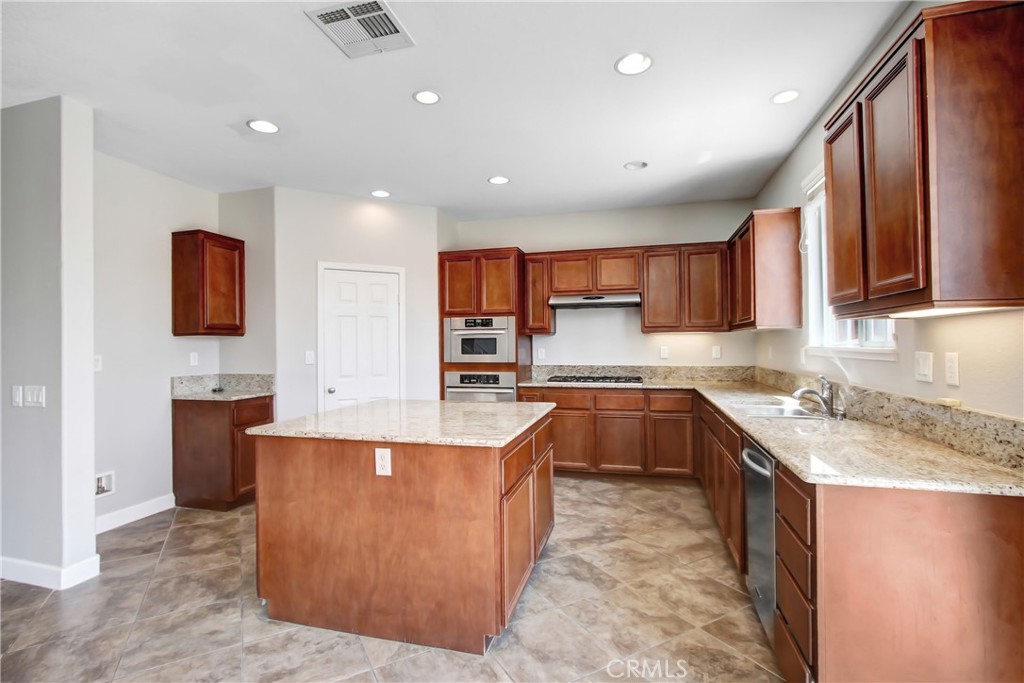 41026 Crimson Pillar Lane