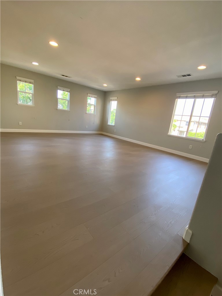 41026 Crimson Pillar Lane