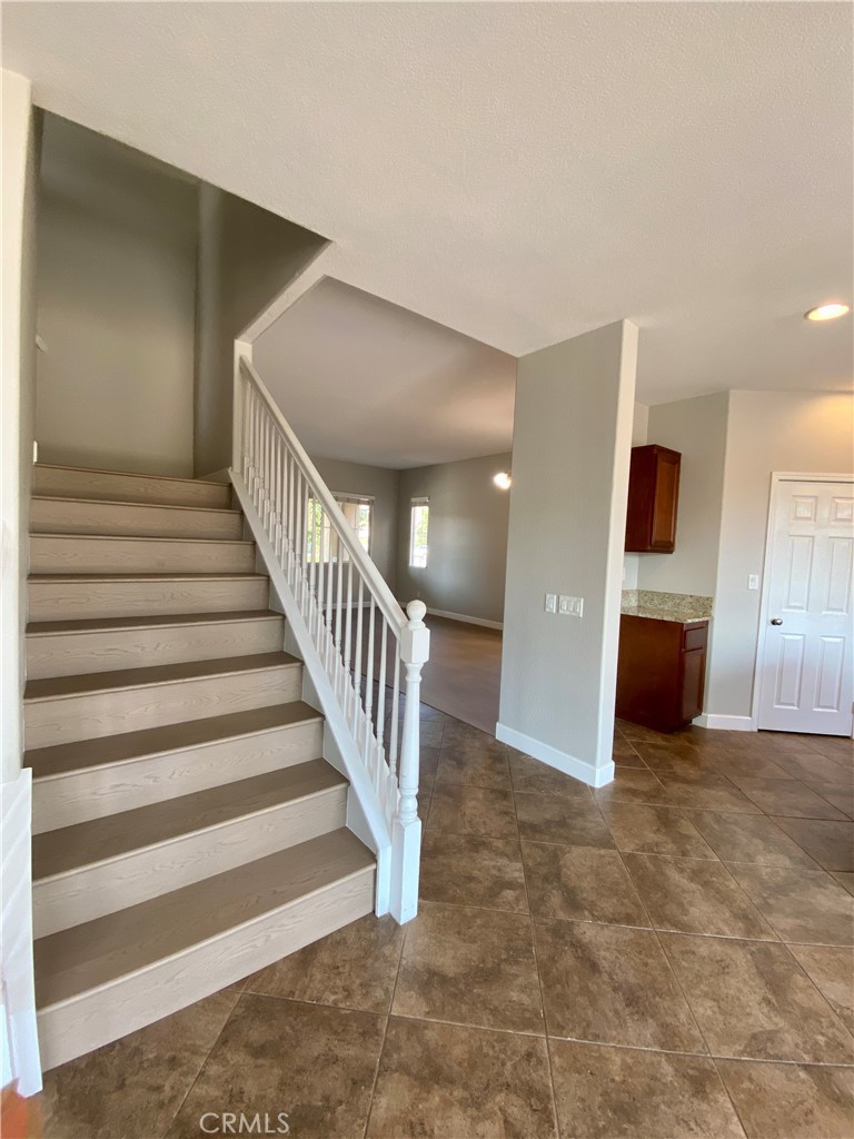 41026 Crimson Pillar Lane