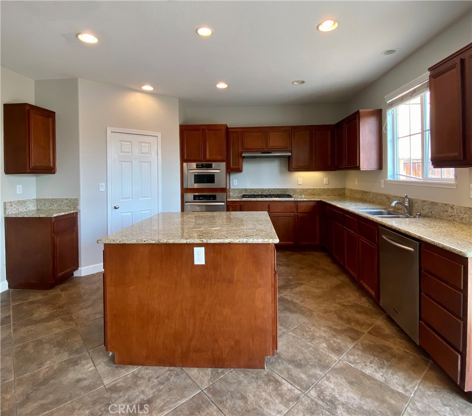 41026 Crimson Pillar Lane