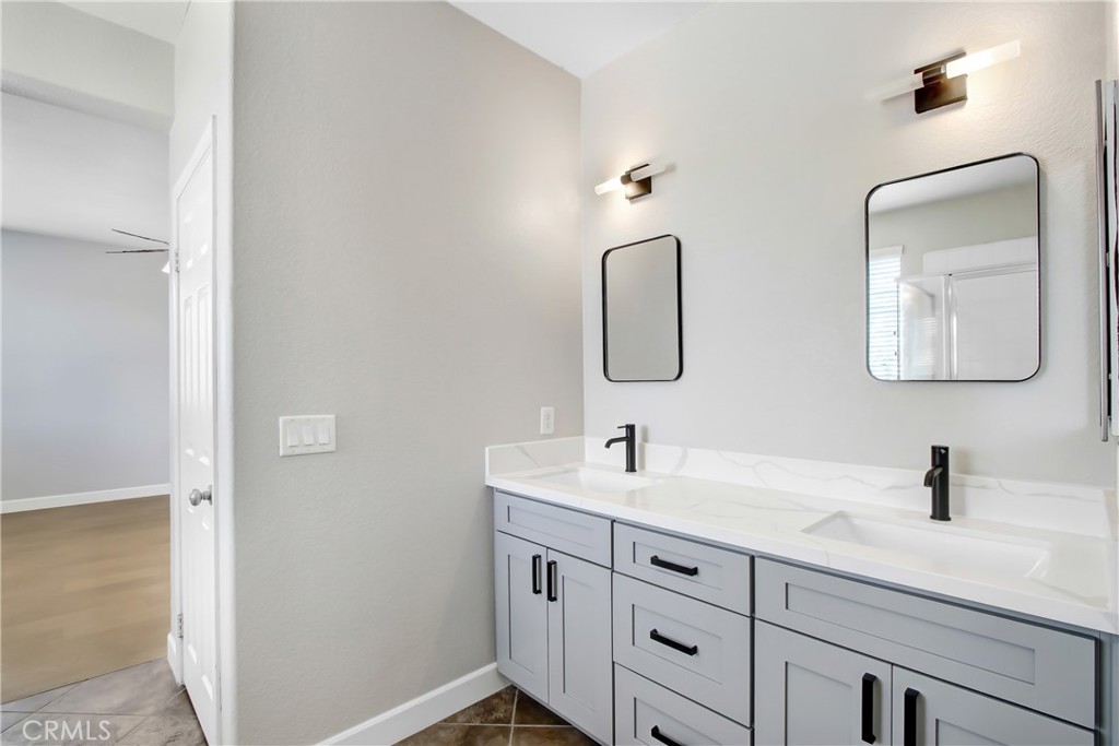 41026 Crimson Pillar Lane