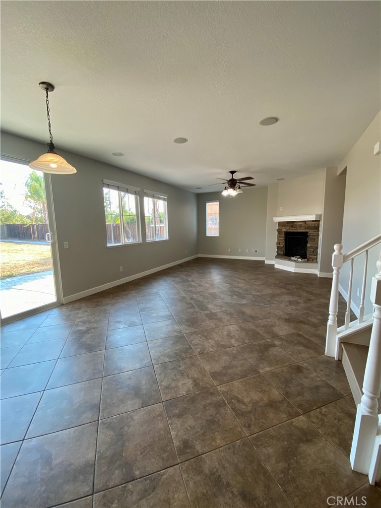 41026 Crimson Pillar Lane
