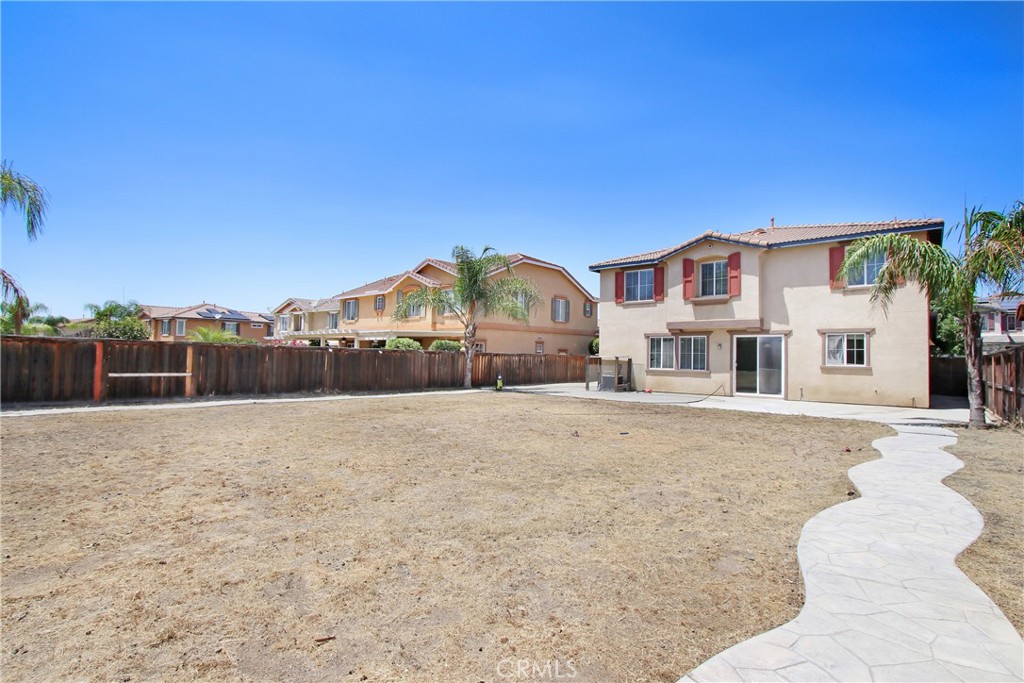 41026 Crimson Pillar Lane