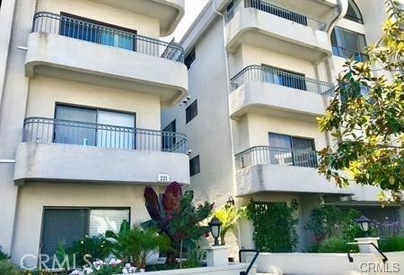 221 S Gale Drive 206