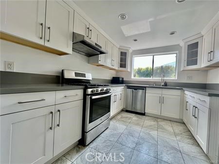 221 S Gale Drive 206