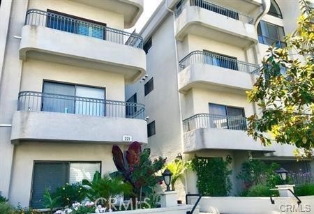 221 S Gale Drive 206