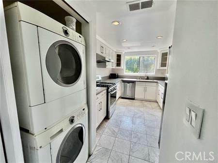221 S Gale Drive 206