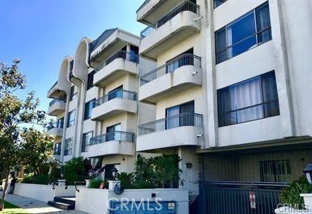 221 S Gale Drive 206