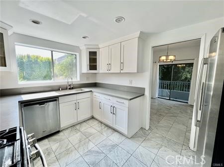 221 S Gale Drive 206
