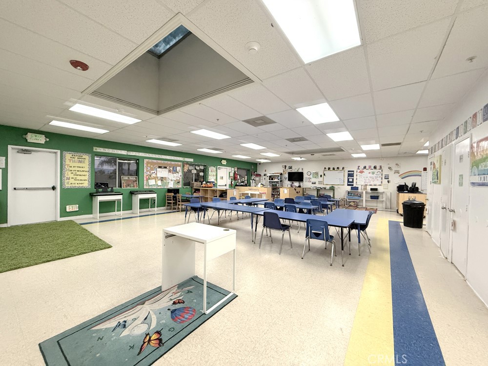 6048 Etiwanda Avenue