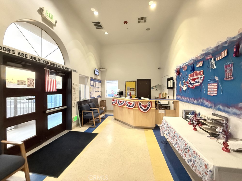 6048 Etiwanda Avenue