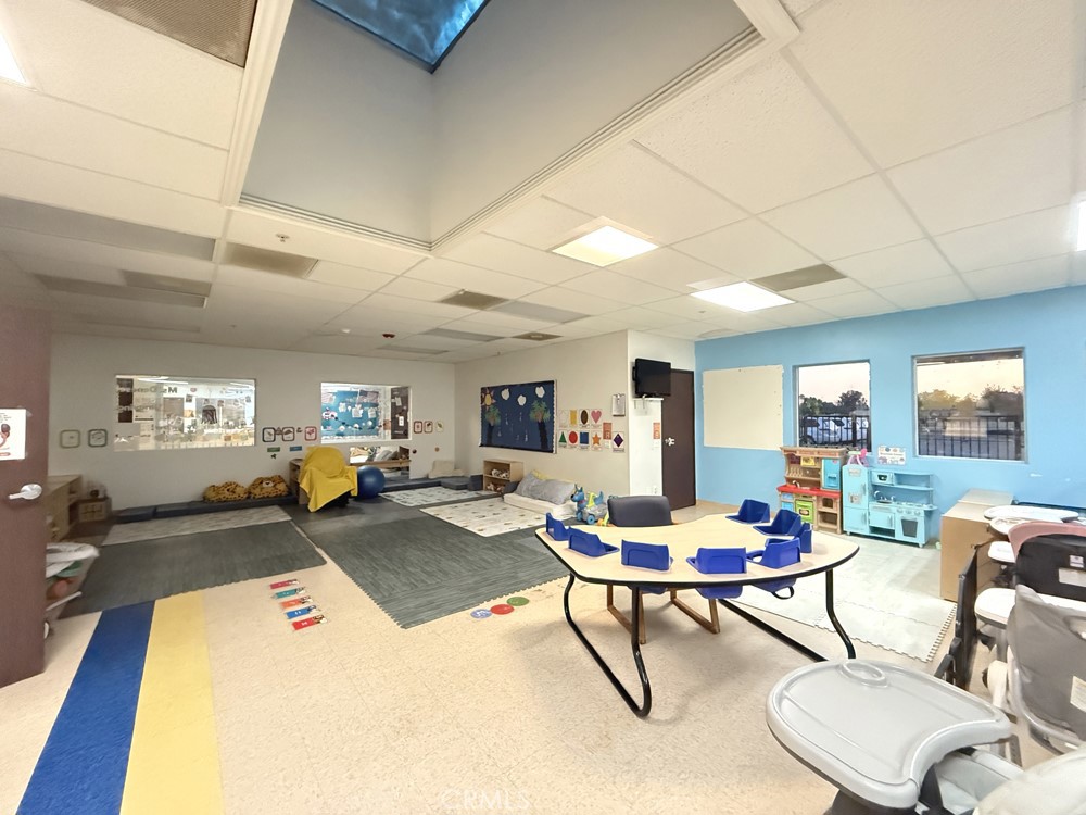 6048 Etiwanda Avenue