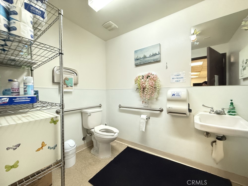 6048 Etiwanda Avenue