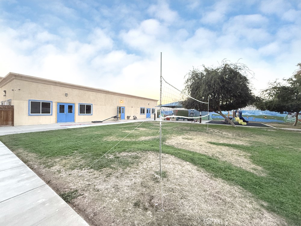 6048 Etiwanda Avenue