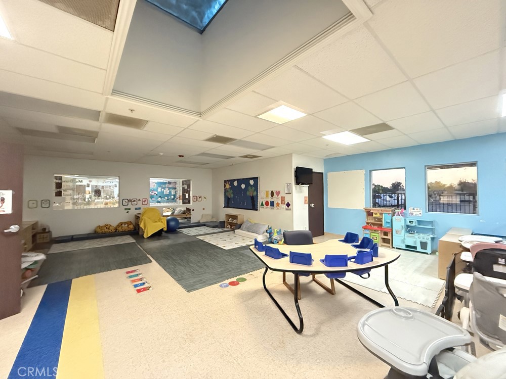 6048 Etiwanda Avenue