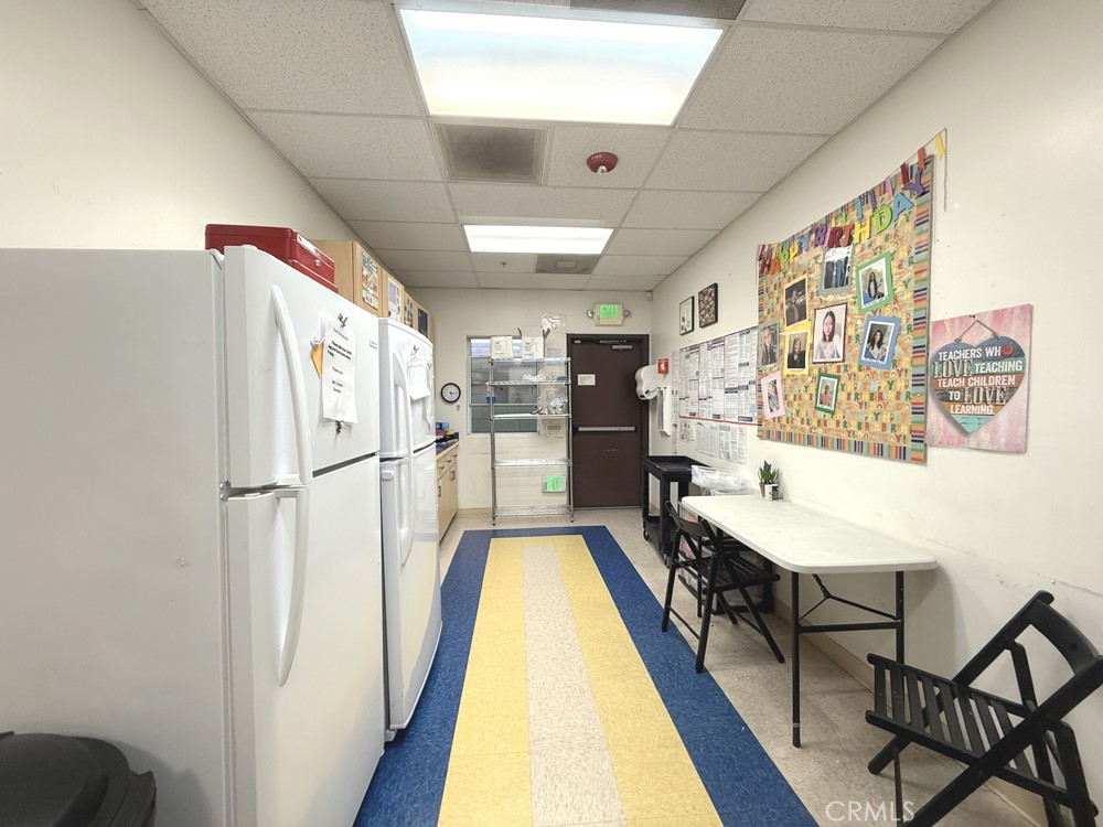 6048 Etiwanda Avenue