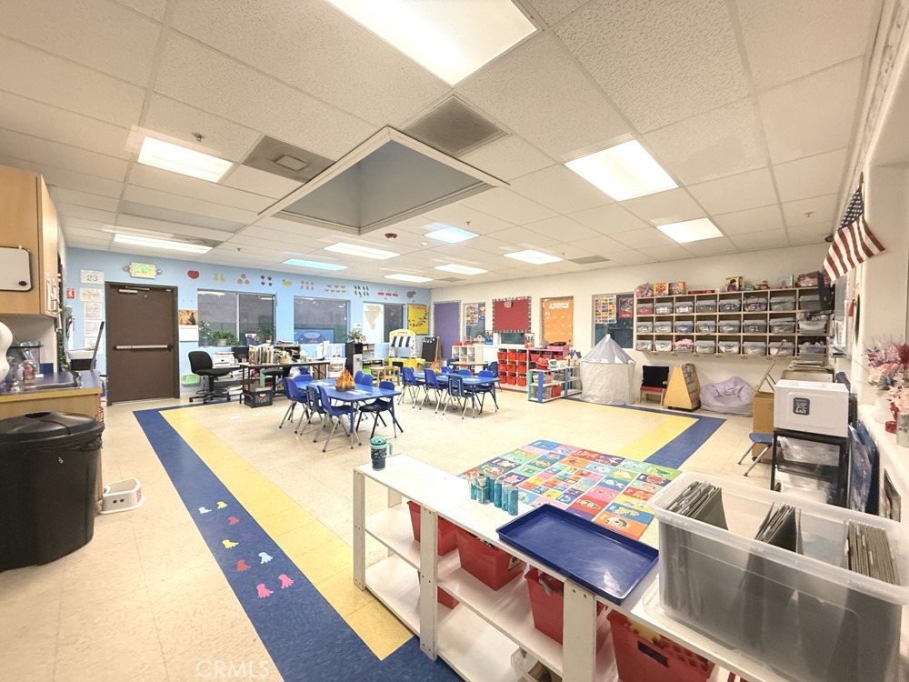 6048 Etiwanda Avenue