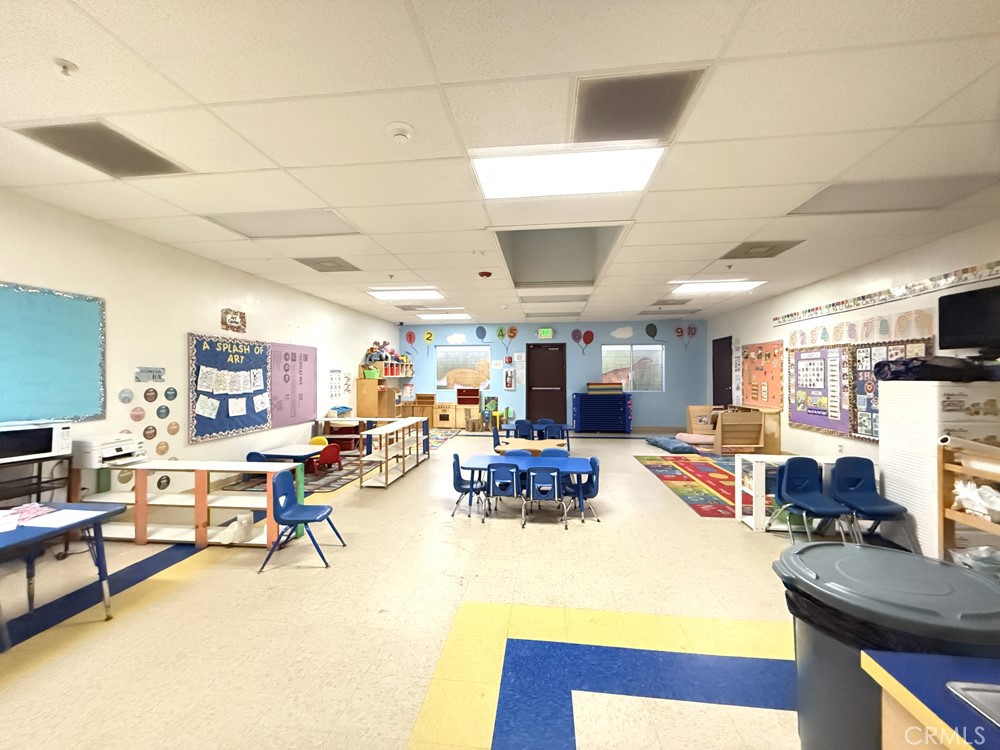 6048 Etiwanda Avenue