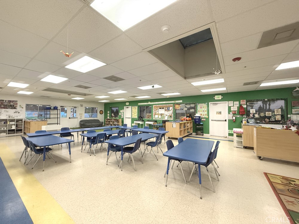 6048 Etiwanda Avenue