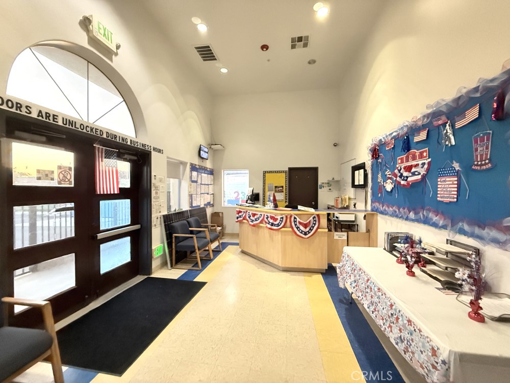 6048 Etiwanda Avenue