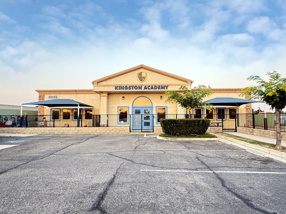 6048 Etiwanda Avenue