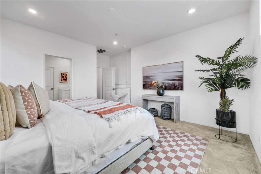 5584 Kate Way