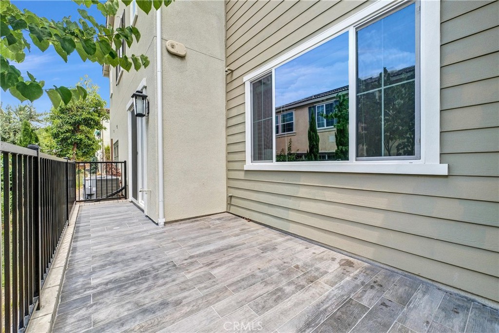 5584 Kate Way