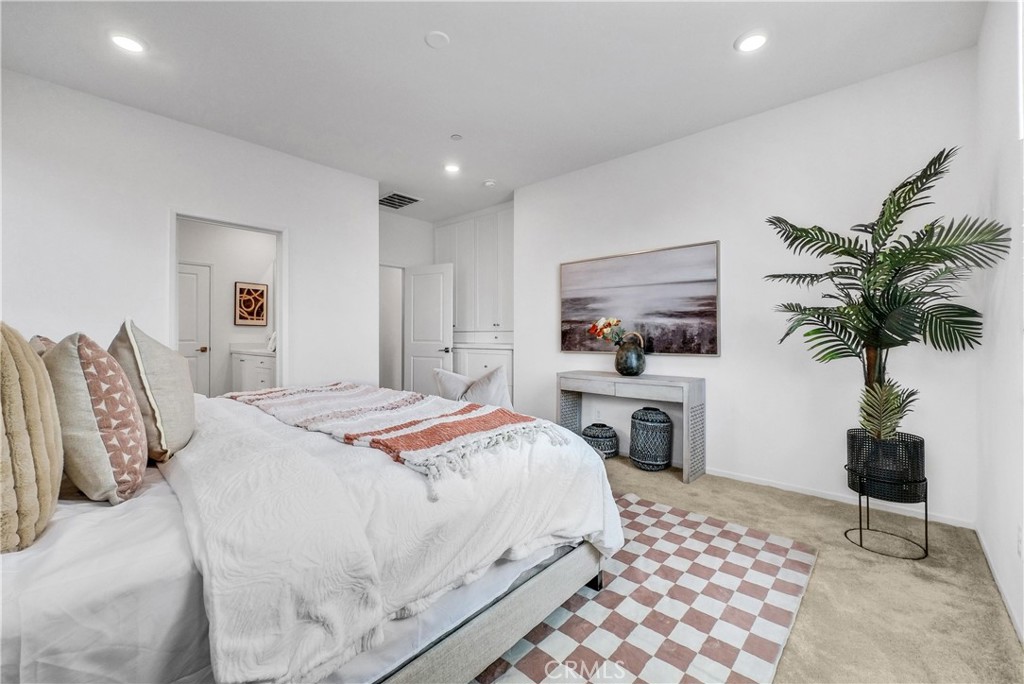 5584 Kate Way