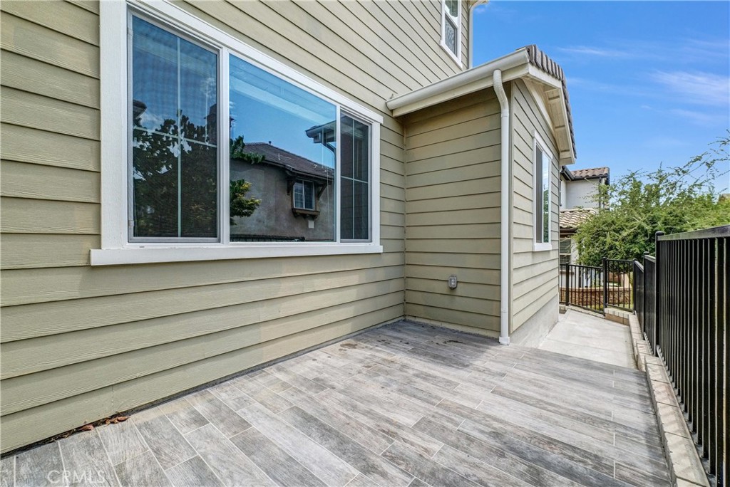 5584 Kate Way