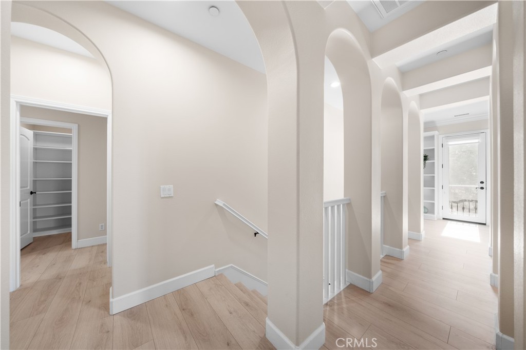 933 Terrace Lane W 7