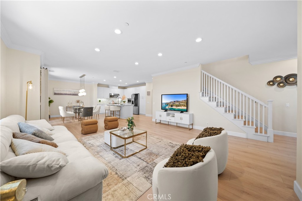 933 Terrace Lane W 7