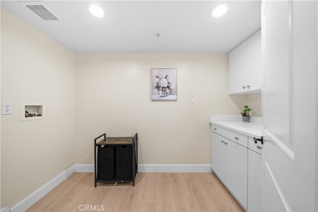 933 Terrace Lane W 7