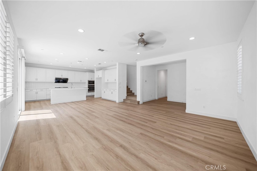 16077 apricot ave